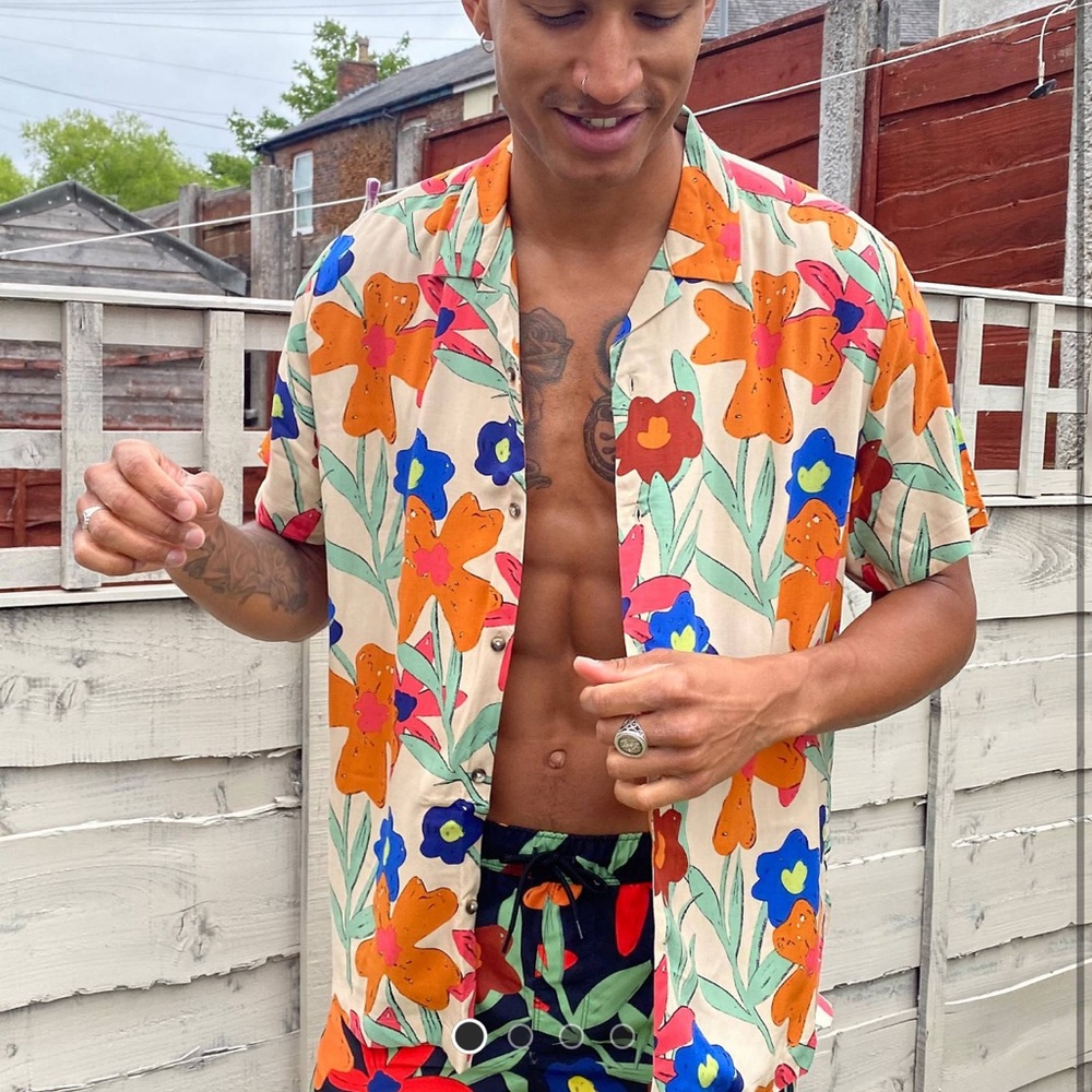 Mens Relaxed Fit Ecru Based hand drawn Floral Print